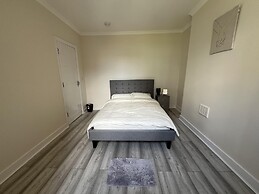 New Spacious 4 Bed Apartment in Kew Bridge