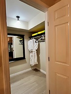 Lake and the City Bed and Breakfast