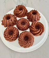 Lake and the City Bed and Breakfast