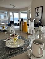 Lake and the City Bed and Breakfast