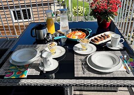 Lake and the City Bed and Breakfast