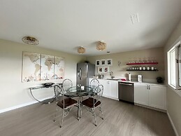 Lake and the City Bed and Breakfast