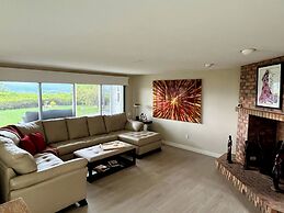 Lake and the City Bed and Breakfast