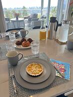 Lake and the City Bed and Breakfast