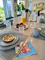 Lake and the City Bed and Breakfast