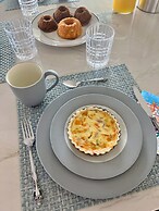 Lake and the City Bed and Breakfast