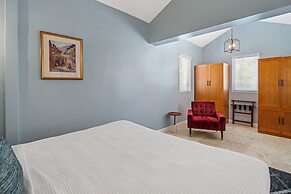 Kasa La Flora and Impala Miami Beach