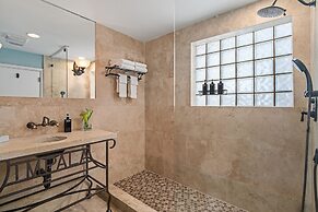 Kasa La Flora and Impala Miami Beach