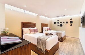 Grand Chapultepec by Kukun