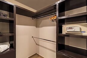 Grand Chapultepec by Kukun