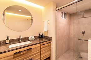 Grand Chapultepec by Kukun