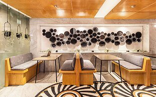 Grand Chapultepec by Kukun