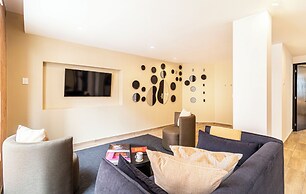 Grand Chapultepec by Kukun