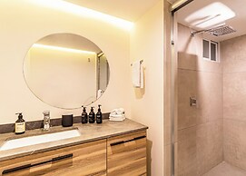 Grand Chapultepec by Kukun