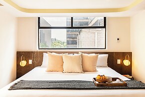 Grand Chapultepec by Kukun