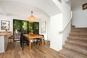 Napili Bay NPG-C11 by KBM