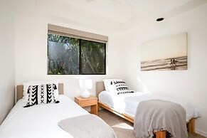 Napili Bay NPG-C11 by KBM