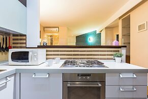 Stylish Apartment at Piazza Municipio