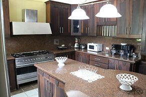 Villa GuavaBerry 5BR 6Bds 12Pax HugePool