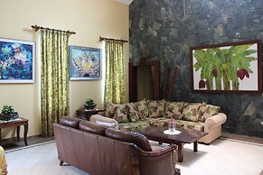 Villa GuavaBerry 5BR 6Bds 12Pax HugePool