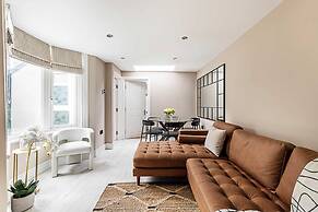 Luxurious 3 Bed Flat With Patio and Garden