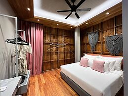 Sealord Naithon Beach Phuket