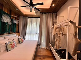 Sealord Naithon Beach Phuket