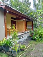 Bali Asli Guest House by EPS