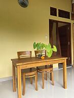 Bali Asli Guest House by EPS
