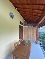 Bali Asli Guest House by EPS