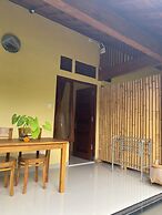 Bali Asli Guest House by EPS