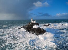 Charming Holiday Home Near Pointe du Raz