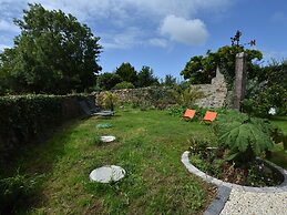 Charming Holiday Home Near Pointe du Raz