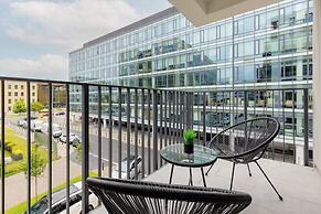 Warsaw Domaniewska by Renters Prestige