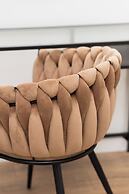 Warsaw Domaniewska by Renters Prestige