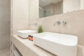 Warsaw Domaniewska by Renters Prestige