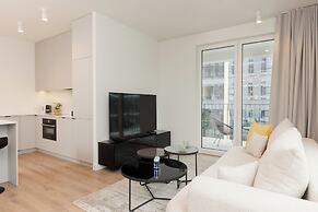 Warsaw Domaniewska by Renters Prestige