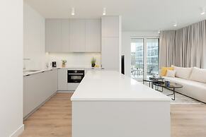 Warsaw Domaniewska by Renters Prestige