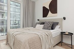 Warsaw Domaniewska by Renters Prestige