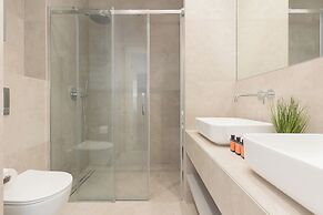 Warsaw Domaniewska by Renters Prestige