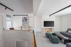 Acropolis Iconic Estate