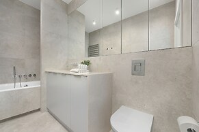 Cozy City Apartment by Renters Prestige