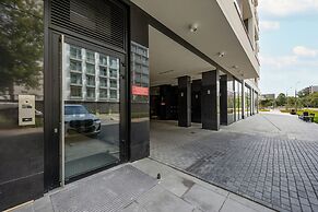 Cozy City Apartment by Renters Prestige