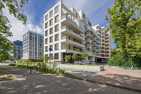 Cozy City Apartment by Renters Prestige