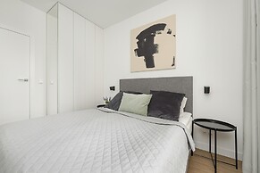 Cozy City Apartment by Renters Prestige