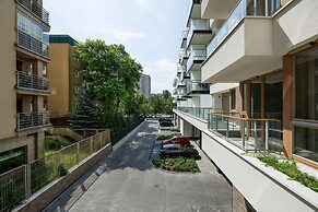 Cozy City Apartment by Renters Prestige