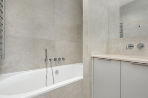 Cozy City Apartment by Renters Prestige