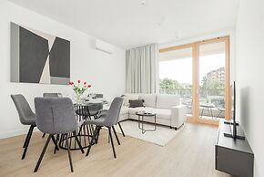 Cozy City Apartment by Renters Prestige