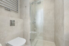 Cozy City Apartment by Renters Prestige