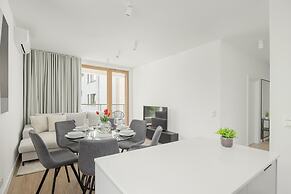 Cozy City Apartment by Renters Prestige